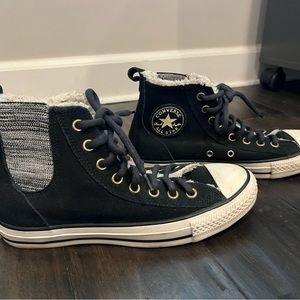 Converse All Star Chuck Taylor’s Chelsee fleece lined hi tops Womens 8.5